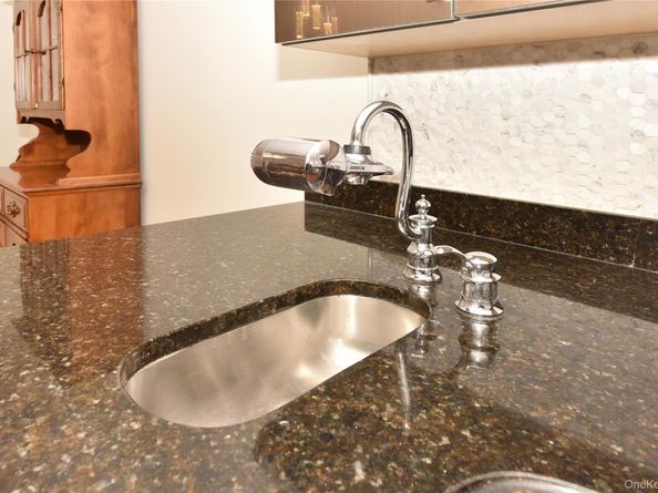 142 I U Willets Road, Albertson NY 11507