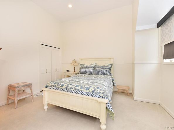 142 I U Willets Road, Albertson NY 11507