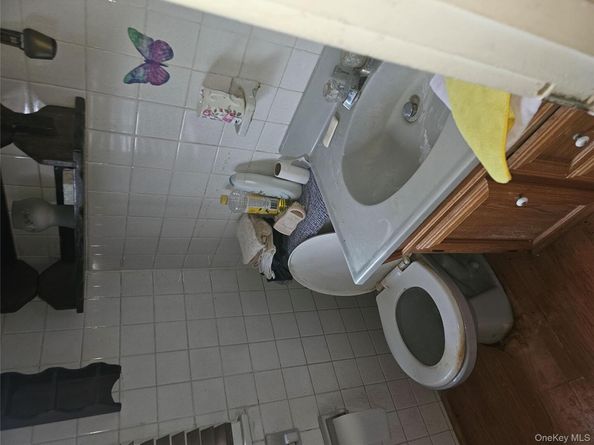 49 Arnold Avenue S, West Babylon NY 11704