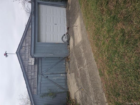 49 Arnold Avenue S, West Babylon NY 11704