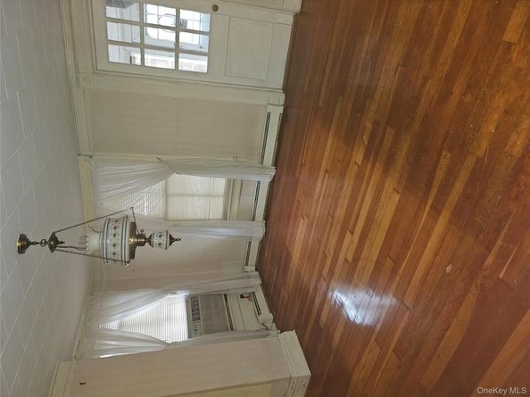 49 Arnold Avenue S, West Babylon NY 11704