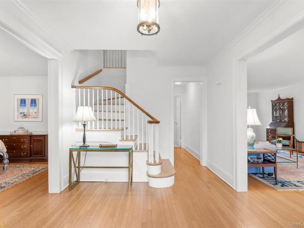 27 Oak Avenue, Larchmont NY 10538