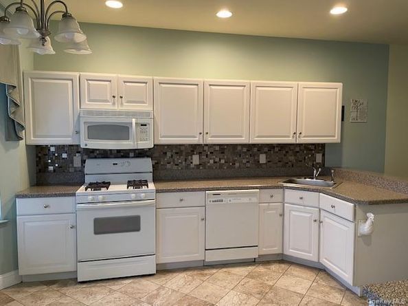 6 Oyster Cove Lane, Blue Point NY 11715