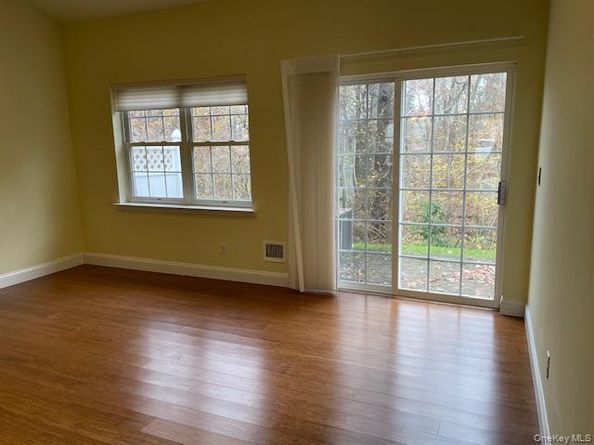 6 Oyster Cove Lane, Blue Point NY 11715