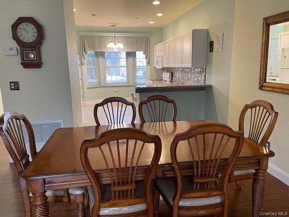 6 Oyster Cove Lane, Blue Point NY 11715