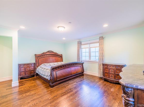 4515 Browvale Lane, Little Neck NY 11362