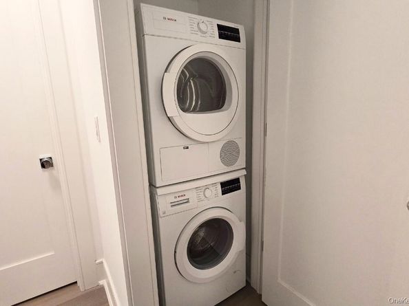 148-09 Northern Boulevard 2O, Flushing NY 11354