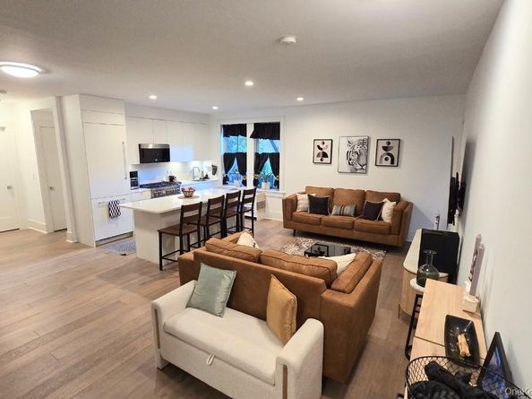 148-09 Northern Boulevard 2O, Flushing NY 11354