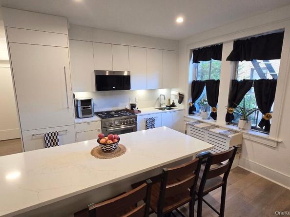 148-09 Northern Boulevard 2O, Flushing NY 11354