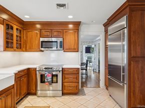 31 Fox Hunt Lane, Cold Spring Harbor NY 11724