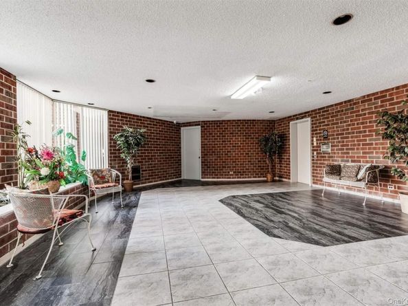 380 Fulton Street M2, Farmingdale NY 11735