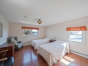 7 Woodpecker Lane, Levittown NY 11756