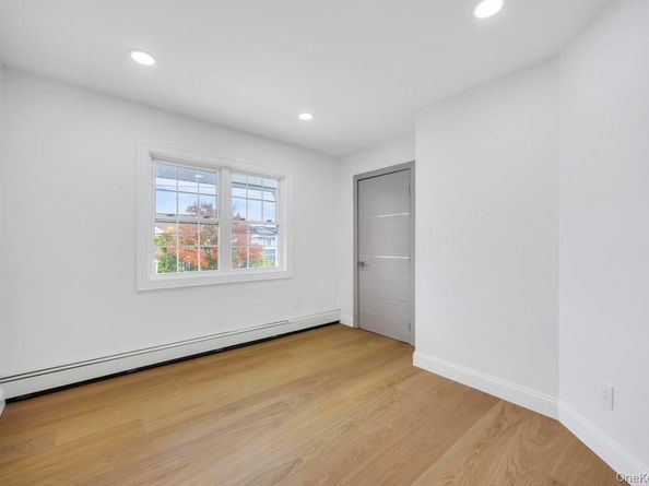 94 jeffery Lane, Oceanside NY 11572