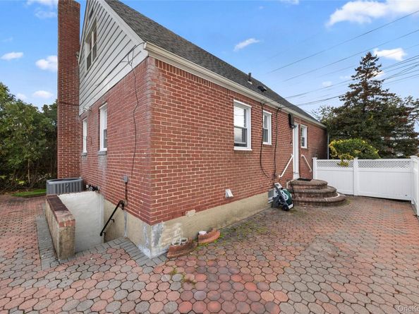 700 Covert Avenue, New Hyde Park NY 11040