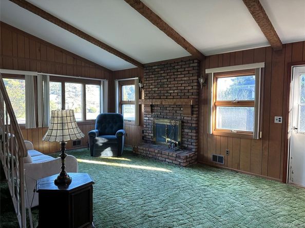 14 Fairview Road, Hampton Bays NY 11946