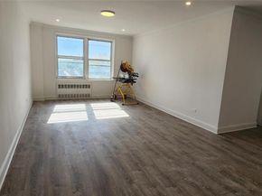 222-89 Braddock Ave 5A, Bellerose NY 11428