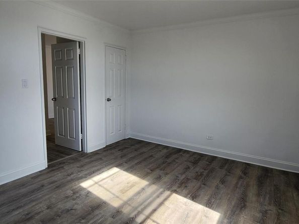 222-89 Braddock Ave 5A, Bellerose NY 11428