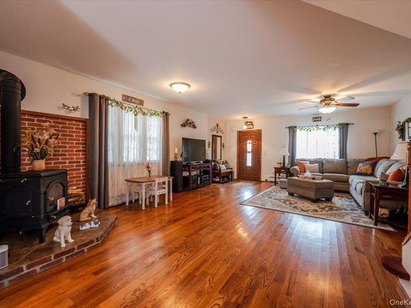 165 Davis Avenue, Inwood NY 11096