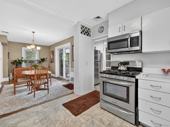 134 Dalmeny Road, Briarcliff Manor NY 10510