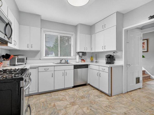 134 Dalmeny Road, Briarcliff Manor NY 10510