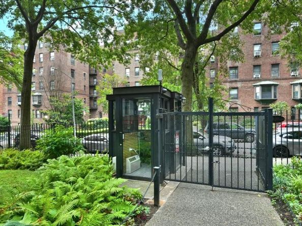 83-83 118th Street 4A, Kew Gardens NY 11415