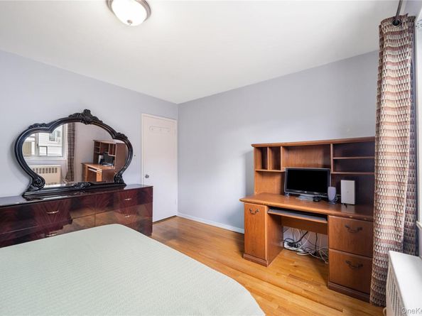 225-08 88th Avenue Upper, Queens Village NY 11429