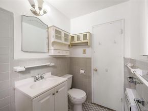 225-08 88th Avenue Upper, Queens Village NY 11429