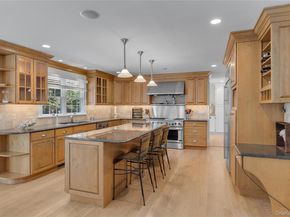 18 Landing Lane, East Quogue NY 11942