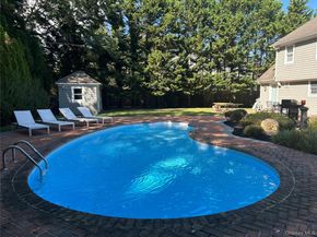 18 Landing Lane, East Quogue NY 11942