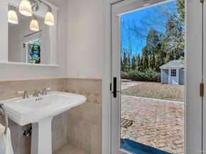 18 Landing Lane, East Quogue NY 11942