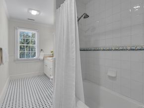 18 Landing Lane, East Quogue NY 11942