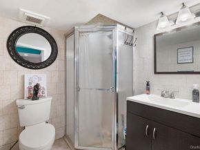 21 Jasper Street, North Valley Stream NY 11580