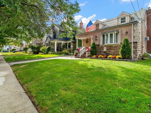 21 Jasper Street, North Valley Stream NY 11580