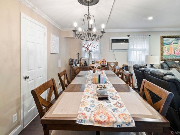 21 Jasper Street, North Valley Stream NY 11580