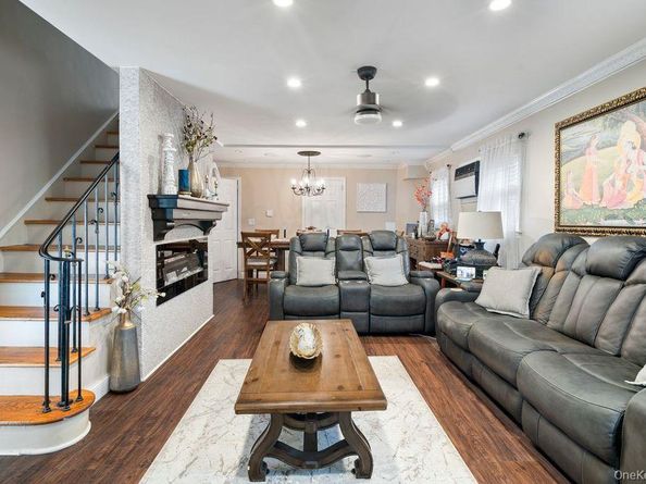 21 Jasper Street, North Valley Stream NY 11580