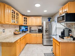 21 Jasper Street, North Valley Stream NY 11580