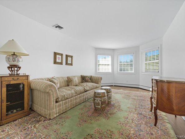 5 Morgan Lane, Locust Valley NY 11560