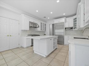 5 Morgan Lane, Locust Valley NY 11560