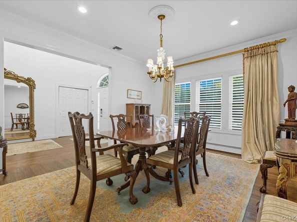 5 Morgan Lane, Locust Valley NY 11560