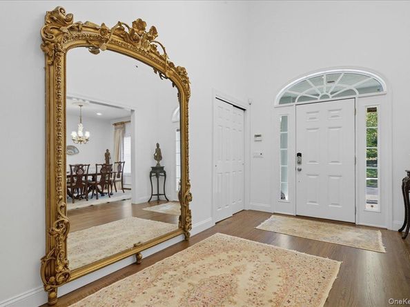 5 Morgan Lane, Locust Valley NY 11560