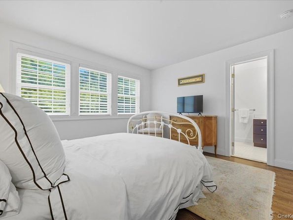 5 Morgan Lane, Locust Valley NY 11560