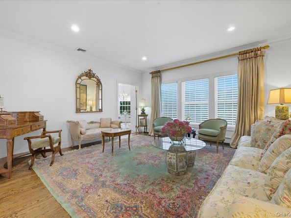 5 Morgan Lane, Locust Valley NY 11560