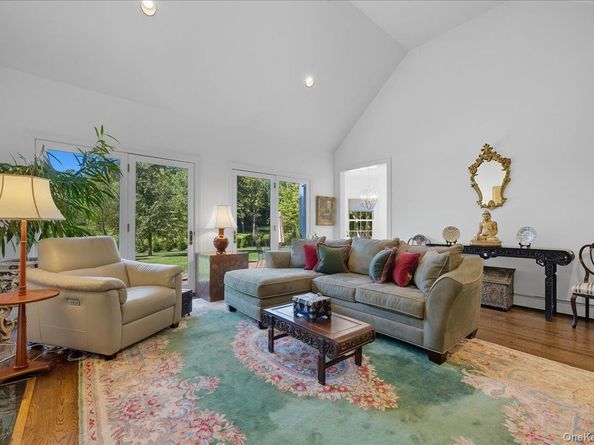 5 Morgan Lane, Locust Valley NY 11560