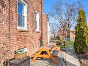 150-77 Village Road 59D, Jamaica Hills NY 11432