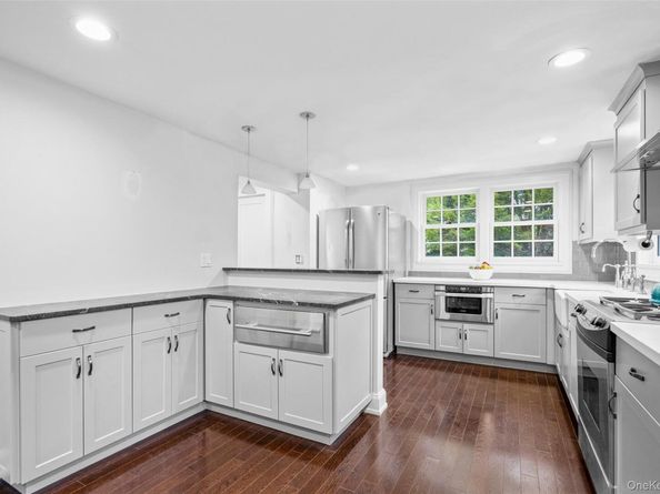 417 Wynnewood Road, Pelham NY 10803