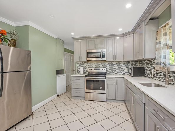 58 Albatross Road, Levittown NY 11756