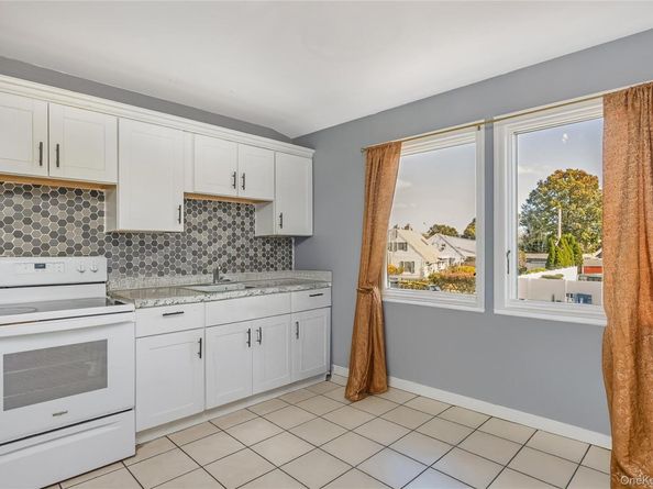 58 Albatross Road, Levittown NY 11756