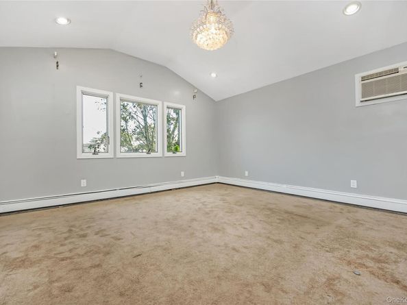 58 Albatross Road, Levittown NY 11756