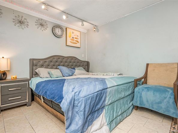 58 Albatross Road, Levittown NY 11756