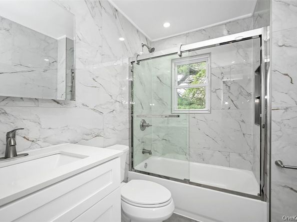6 Pershing Avenue, Valley Stream NY 11581
